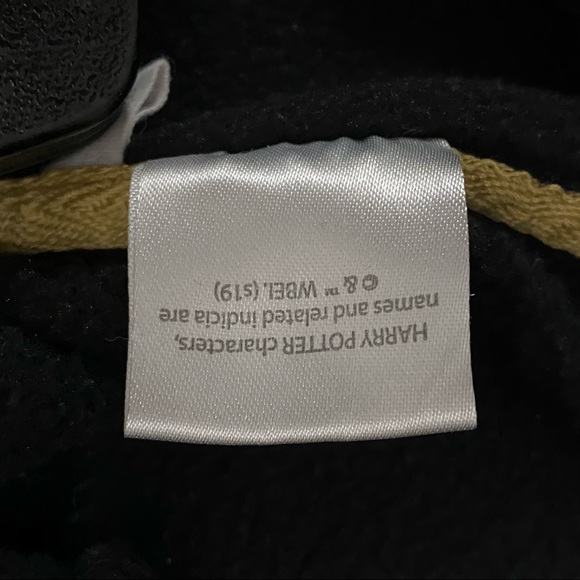 Harry Potter Hogwarts Quidditch Hoodie - Picture 3 of 4